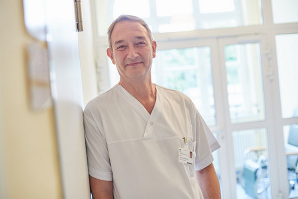 Dr. med. Gerd Deutschinoff ist Oberarzt unserer Klinik für Innere Medizin am AGAPLESION ALLGEMEINES KRANKENHAUS HAGEN.